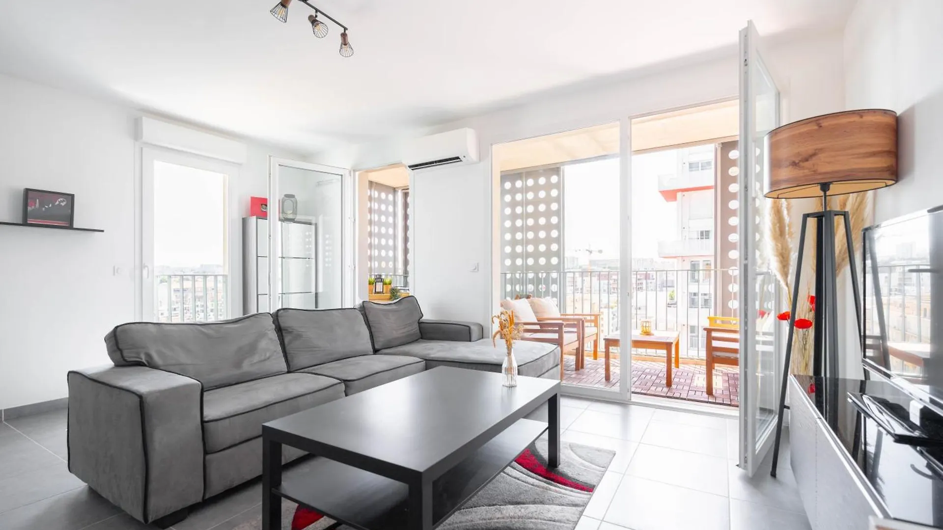 Appartement T2 Entre Plage Et Centre Ville-Terrasse/Parking Marseille